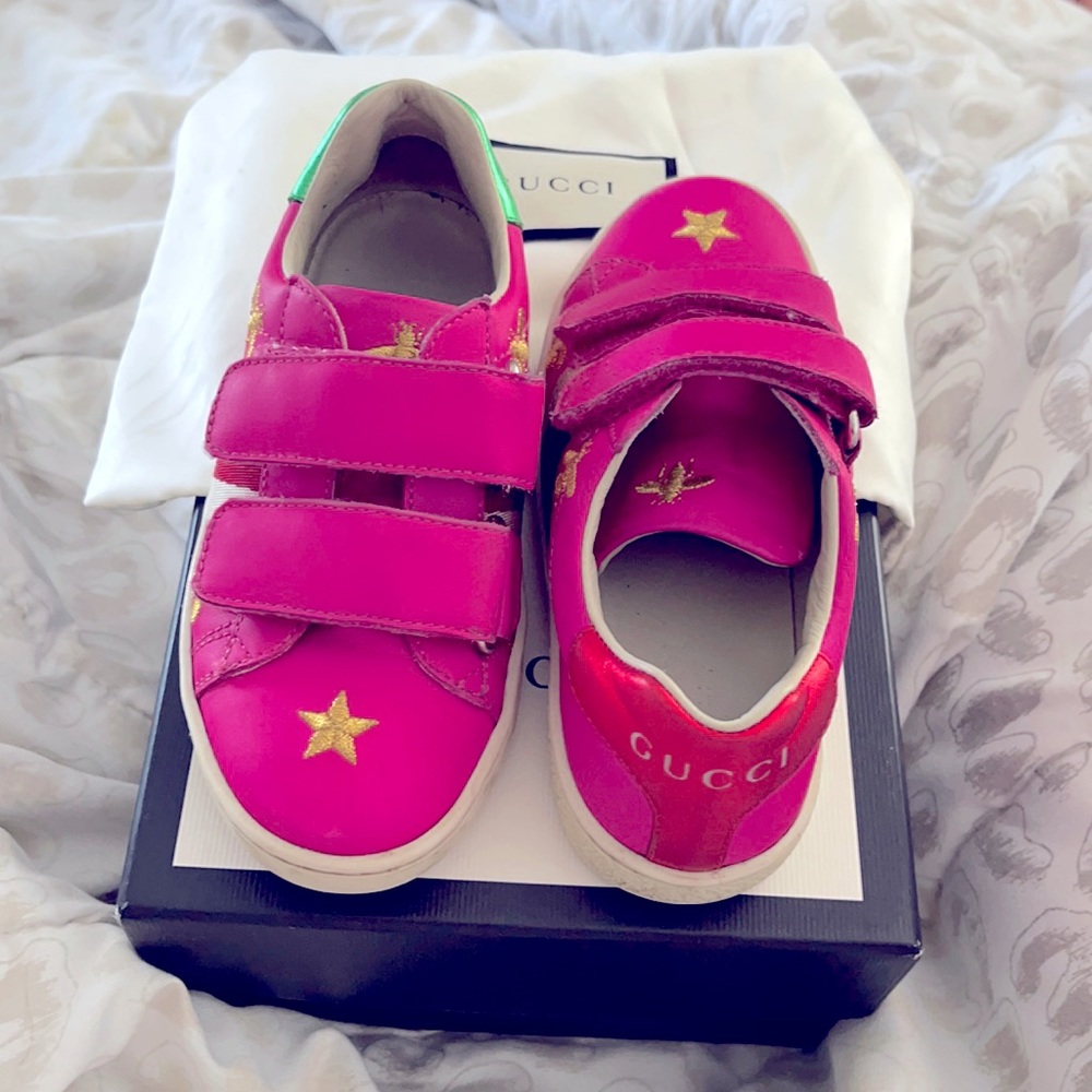 Gucci Shoes pink is a great condition
